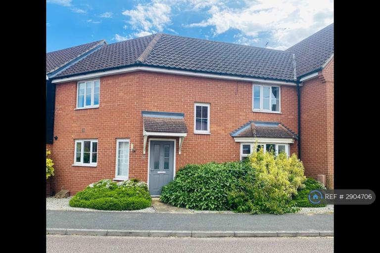 3 bedroom house in Mead Road, Bury St.Edmunds, IP32 (3 bed) (#2904706)