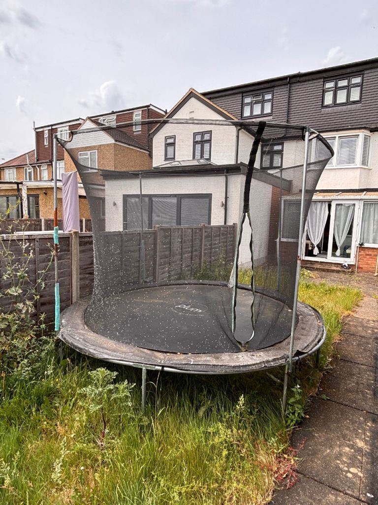 Good Condition Large Black Outdoor Trampoline with Safety Net
