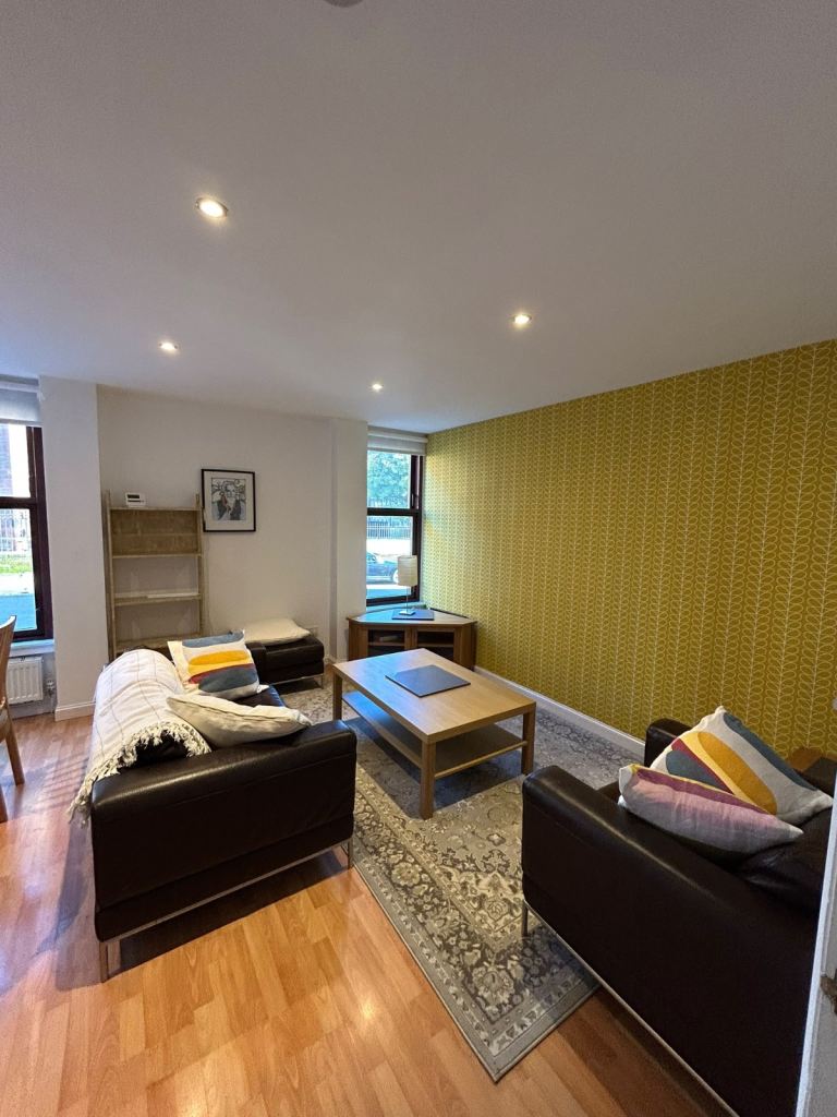 LOVELY FLAT CLOSE TO WEST END 