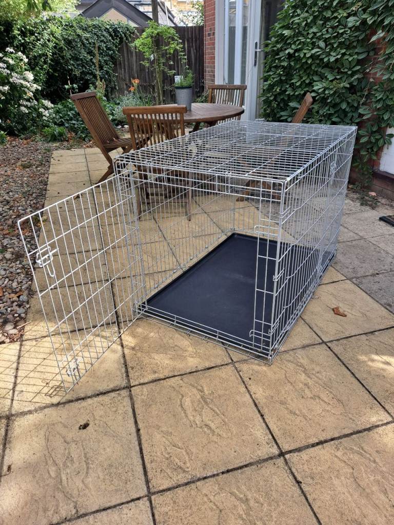 XL metal dog crate 