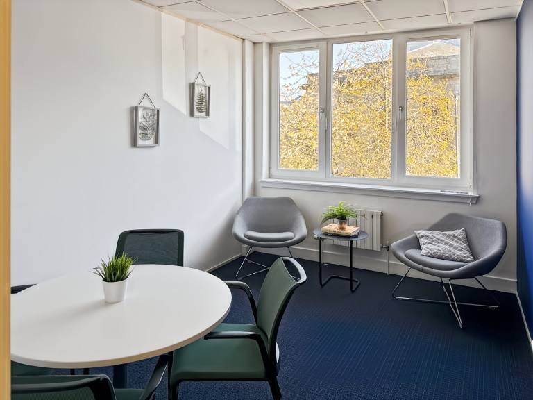 Aberdeen - AB25 1HF \ Office Space Available to Rent by the Day