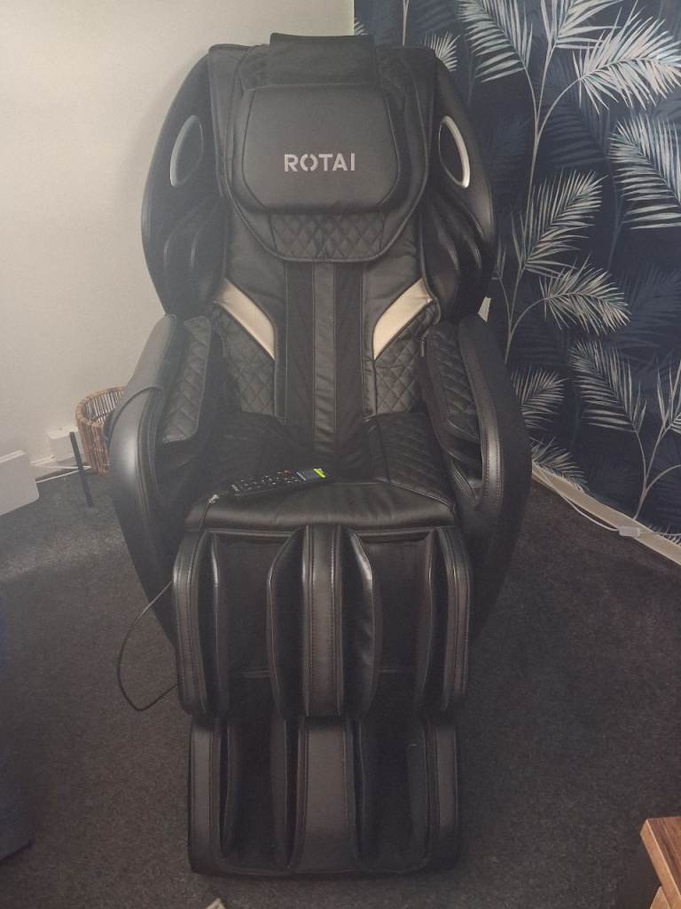 10 mths old rotai full body massage chair 