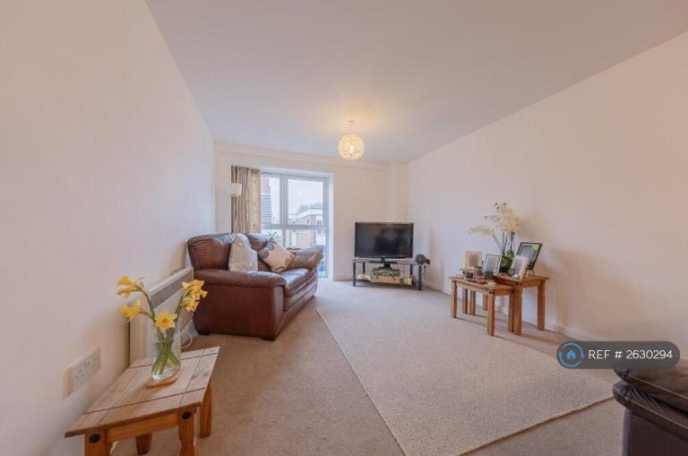 1 bedroom flat in Warwick Road, Kenilworth, CV8 (1 bed) (#2630294)