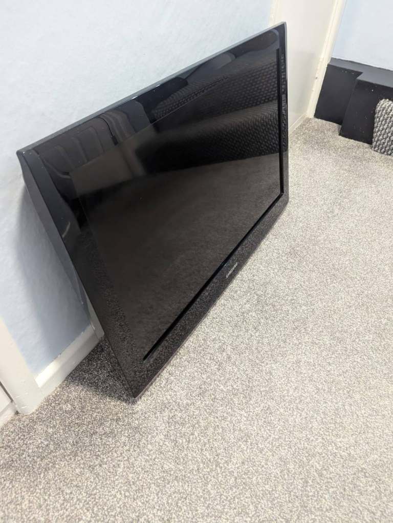 Samsung Flat Screen TV – Good Condition