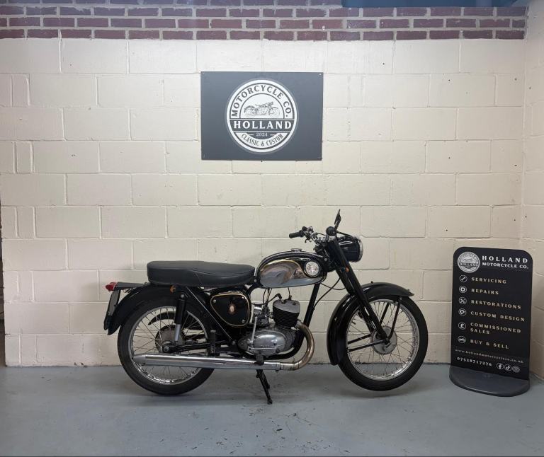 1968 BSA Bantam 175cc D14 / D10 - Great condition - Electronic Ign. - Runs Well!