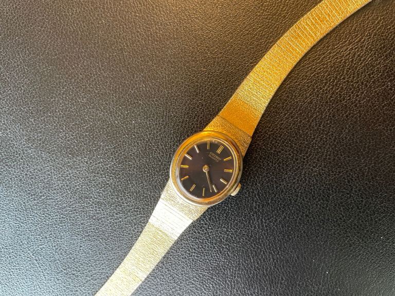 Beautiful vintage SEIKO ladies watch 1400-8330
