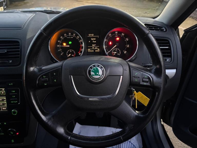 2010 Skoda Yeti 2.0 TDI CR Elegance 4x4 5dr HATCHBACK DIESEL Manual