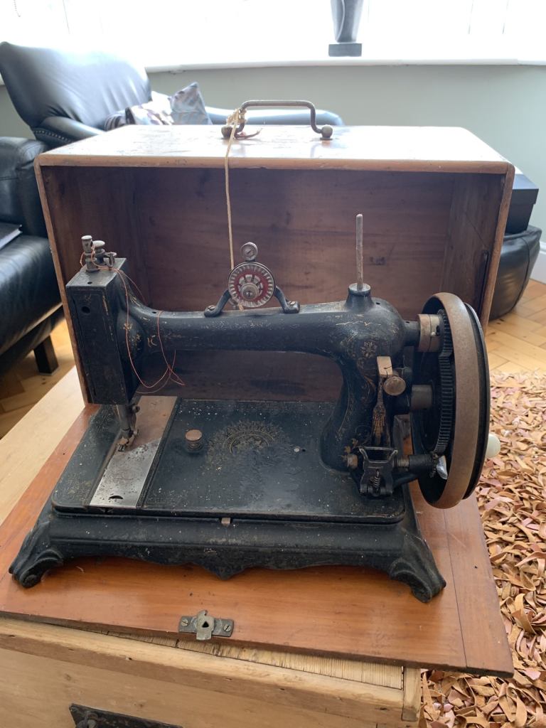 Harris Defiance #1 vintage sewing machine