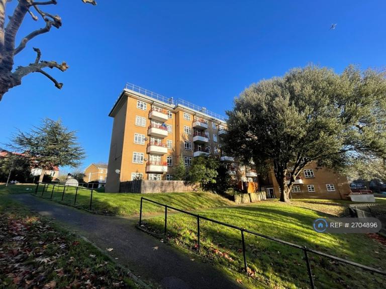 1 bedroom flat in Appleshaw House, London, SE5 (1 bed) (#2704896)