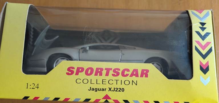 Shell Sportscar Collection : Jaguar XJ220 (1992) - Scale 1:24 by Maisto BNIB