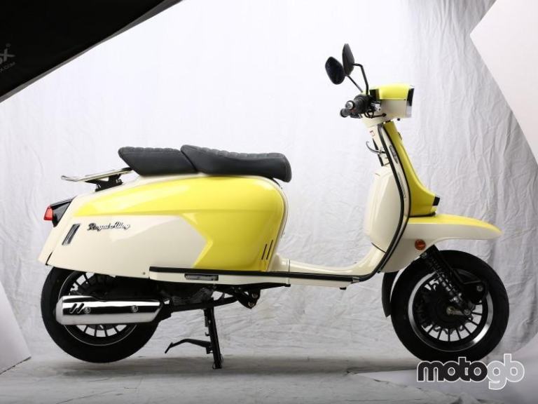 Royal Alloy GP 125cc Modern Classic Retro Automatic Moped Scooter For Sale