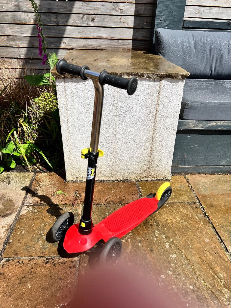 Kids scooter (3 wheels)