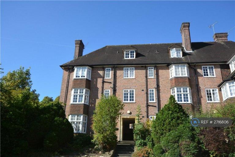 2 bedroom flat in Lawn Road, Guildford, GU2 (2 bed) (#2716806)