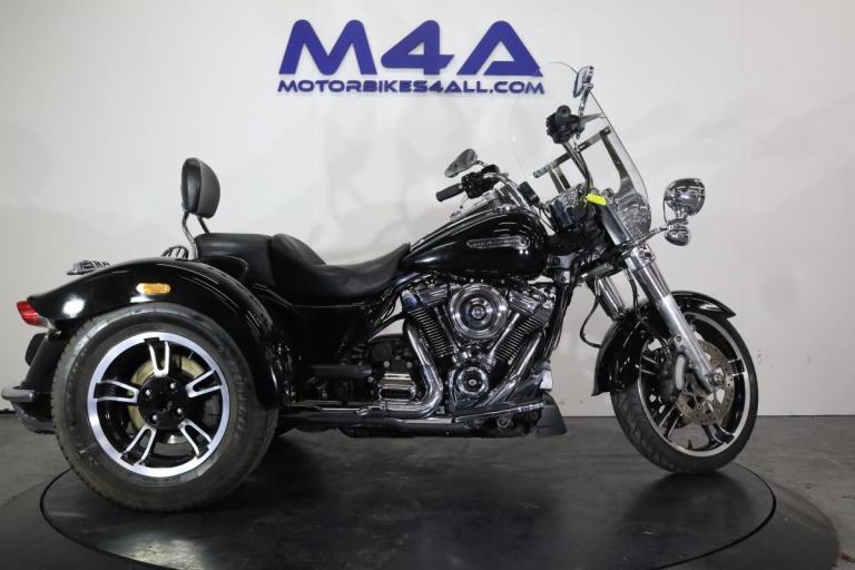 HARLEY DAVIDSON FREEWHEELER FREE WHEELER 1746 2016 TRIKE