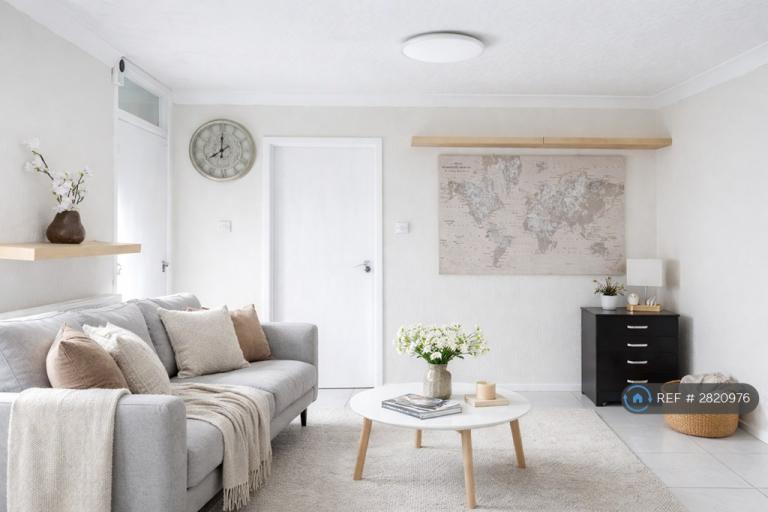 1 bedroom flat in Byron St, Cardiff, CF24 (1 bed) (#2820976)