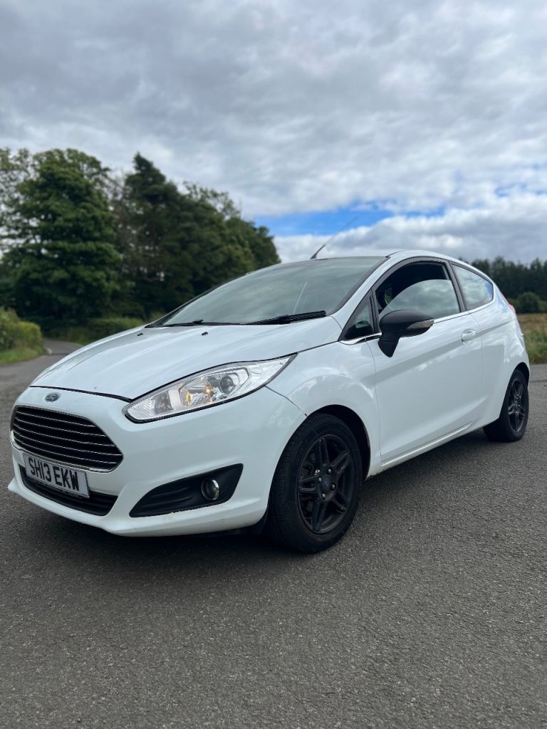 Ford, FIESTA, Hatchback, 2013, Manual, 1241 (cc), 3 doors