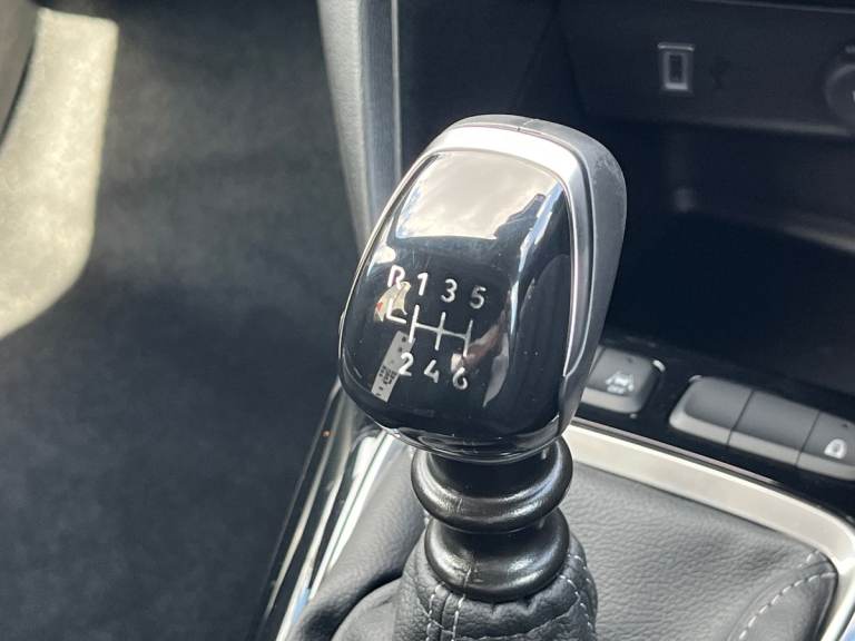  Vauxhall Corsa 1.2 Turbo Yes Hatchback 5dr Petrol Manual Euro 6 s/s 100 Ps