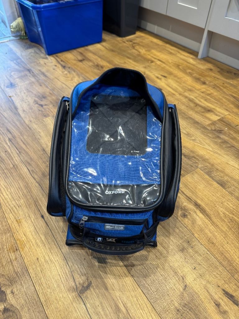 Magnetic tank bag