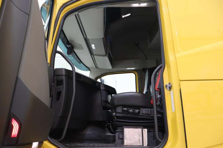 2019 (69 PLATE) Volvo FH460 6x2 Euro 6 Tractor Units