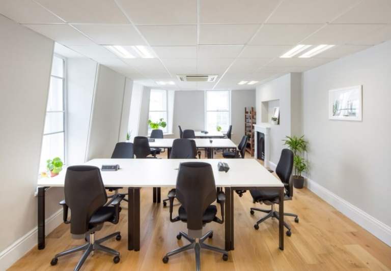 Furnished offices to rent in *Mayfair*. Office Spaces for 4 to 55 desks W1