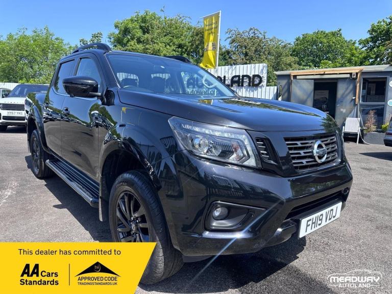 2019 Nissan Navara 2.3 dCi N-Guard Auto 4WD Euro 6 4dr PICK UP Diesel Automatic