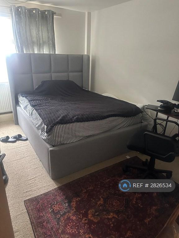 2 bedroom flat in Bowen Drive, London, SE21 (2 bed) (#2826534)