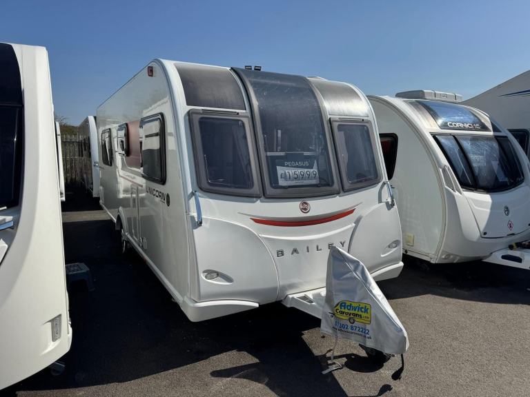 Bailey Unicorn Vigo Transverse Island Bed Full Rear Bathroom