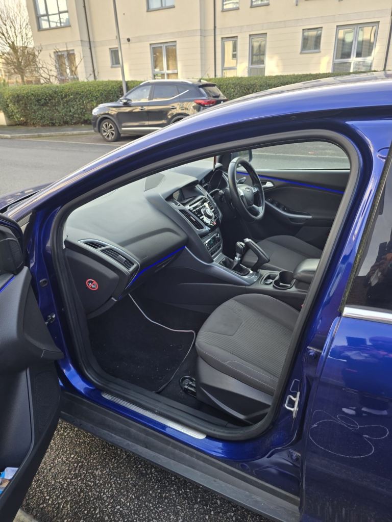 Ford, FOCUS, Hatchback, 2014, Manual, 998 (cc), 5 doors