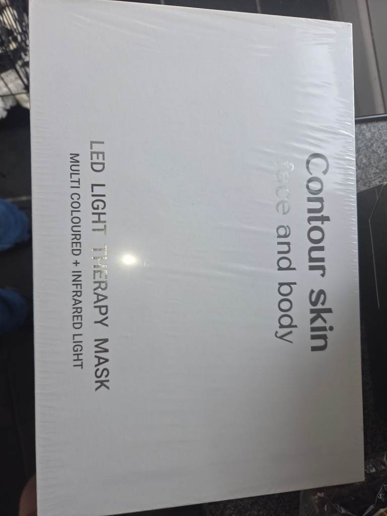 Contour Skin Face and Body LED Light Therapy Mask – New