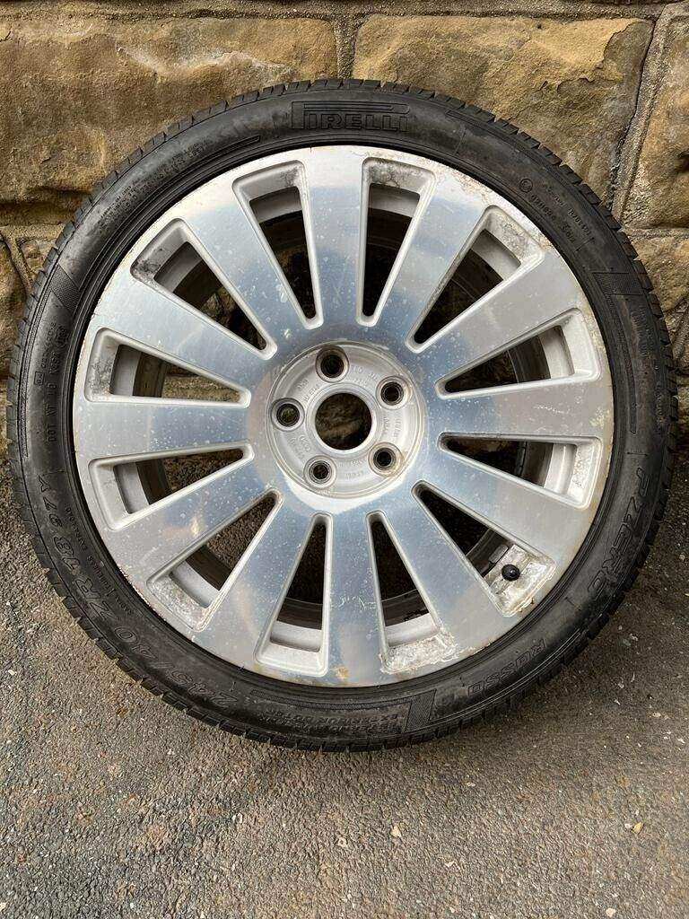 Audi A4/A6/A8 18 inch alloy wheel with Pirelli tyre