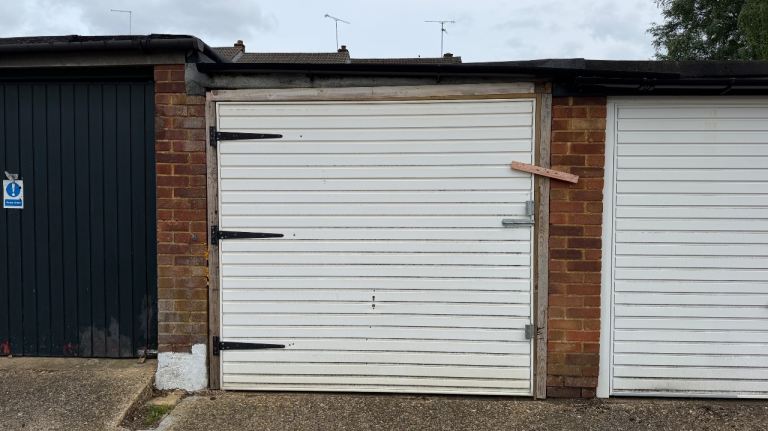 Freehold Garage For Sale – St Olams Close, Leagrave, LU3