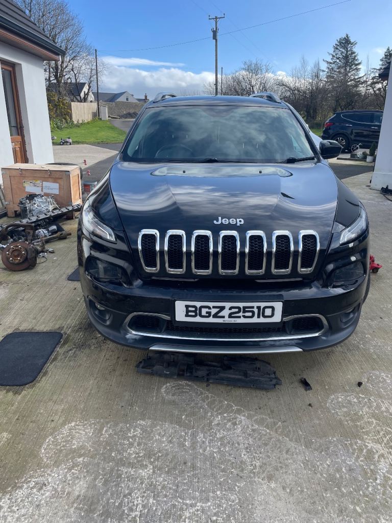 breaking jeep cherokee parts bumper bonnet gearbox