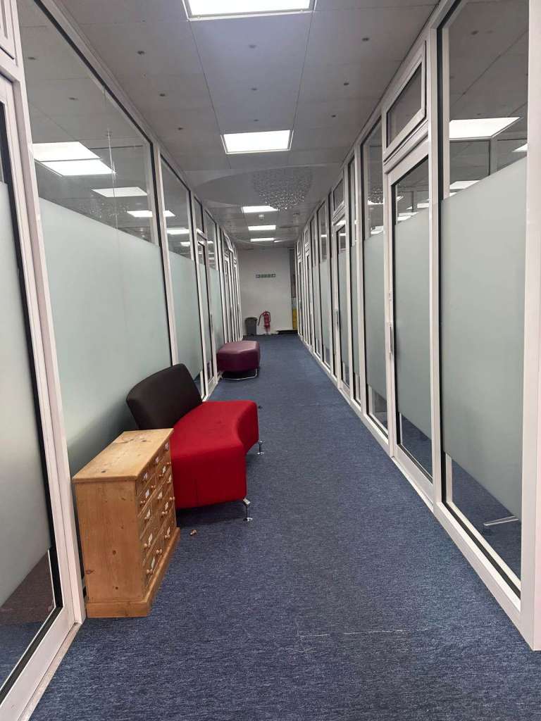 D1 class room office pace rent