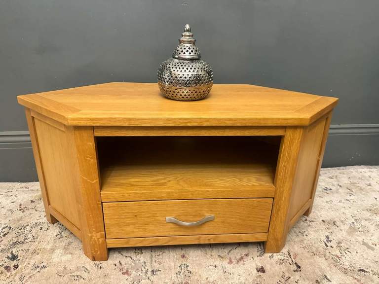 💚🌳📺 Lovely solid oak corner tv unit cabinet 