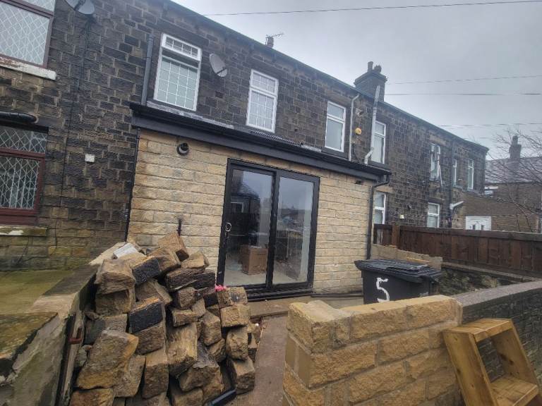 3 Bedroom House to Rent – 2 Reception Rooms, Cellar & Kitchen. Great location