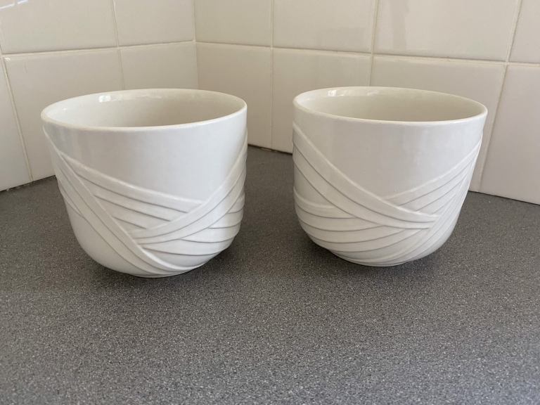 Medium sized white ceramic flower pots for sale 
