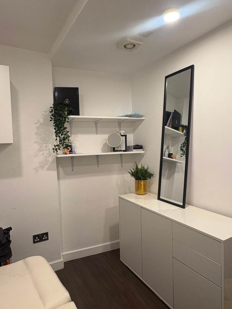 Treatment Room For Rent