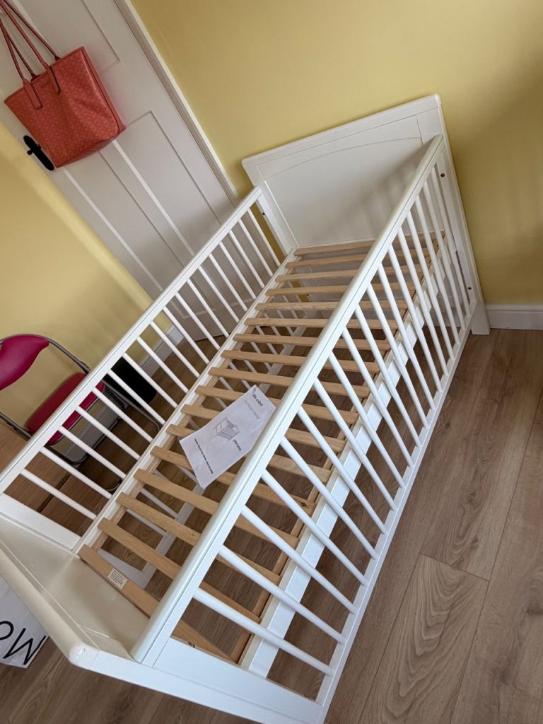 John Lewis Alfie Cotbed – White Wood, Good Condition