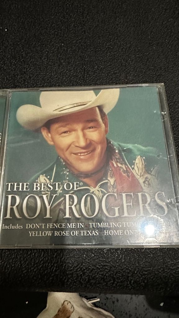 20 country western music cds Roy rogers gene Autry boxcar Willie 