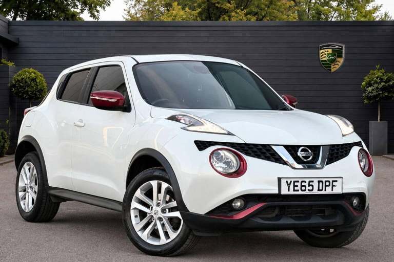 2015 Nissan Juke 1.6 N-Connecta XTRON Euro 6 5dr HATCHBACK Petrol Automatic