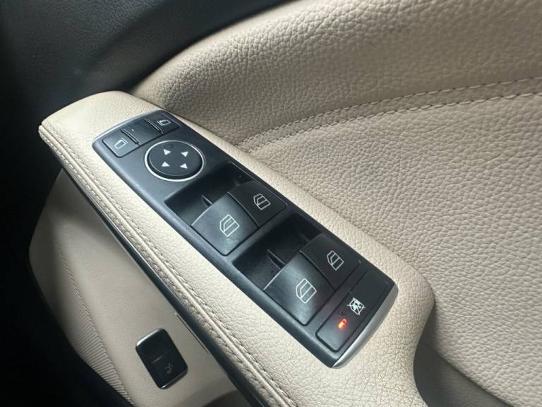 2015 Mercedes-Benz GLA GLA 200d Sport 5dr Auto ESTATE DIESEL Automatic