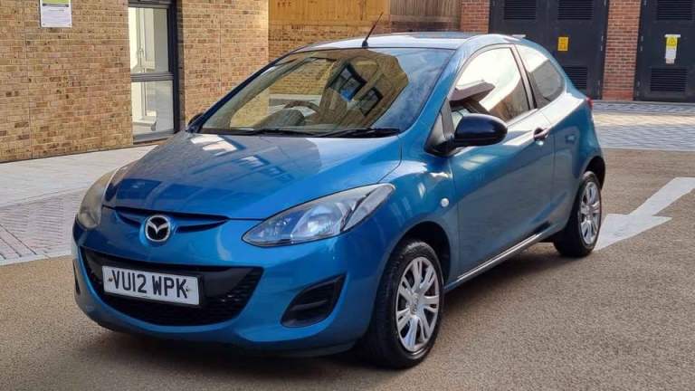 Mazda, 2, Hatchback, 2012, Manual, 1.3 Petrol + SOLID 