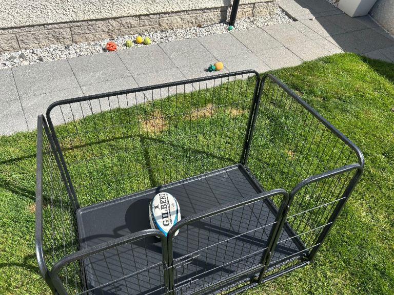 Fold away puppy pen with liner 