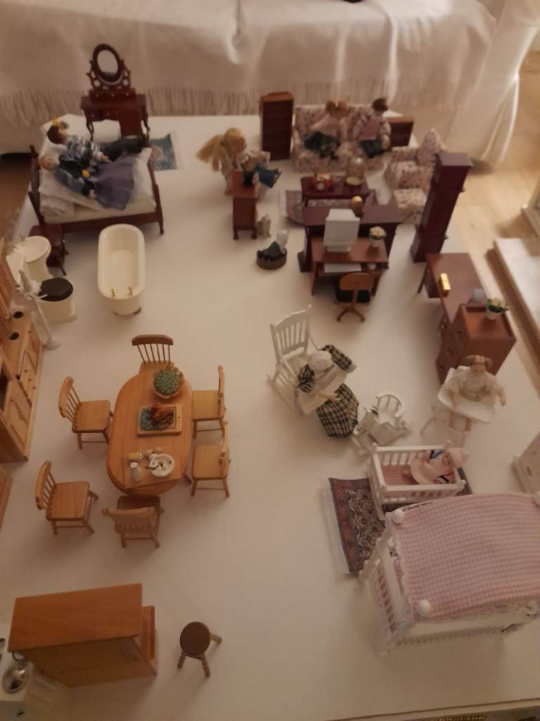 Large Wooden Doll's House Furniture Set – Good Condition