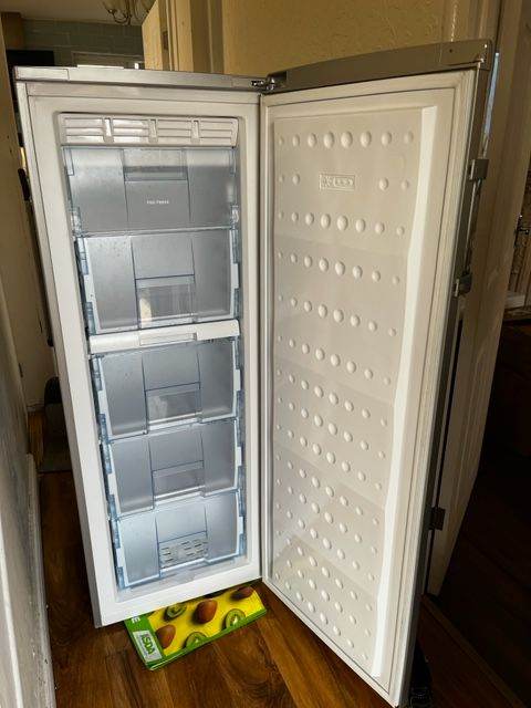 FROST FREE SILVER  BEKO UPRIGHT FREEZER IN EXCELLENT WORKING CONDITION.