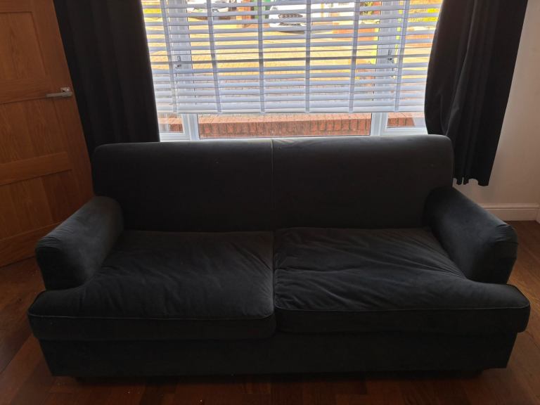 Navy blue velvet 3-4 seater double / kingsize sofa bed 
