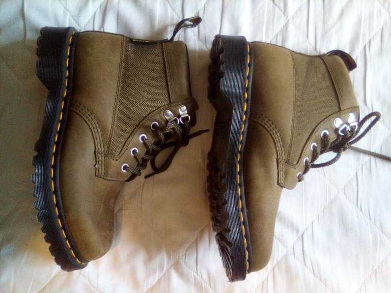 REDUCED - Dr Martens 101 Nubuck Leather Ankle Boots size adult 6 ½ – Worn Once