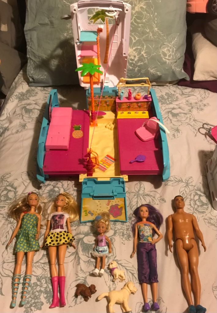 Barbie Puppy Mobile with 4 Barbies,Ken,dogs & accessories bargain price £20