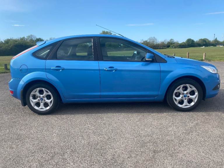 FORD  FOCUS  1.6  SPORT  2011  IN EXCELLENT CONDITION  FSH  NEW MOT NEW BELTS  5 DOOR