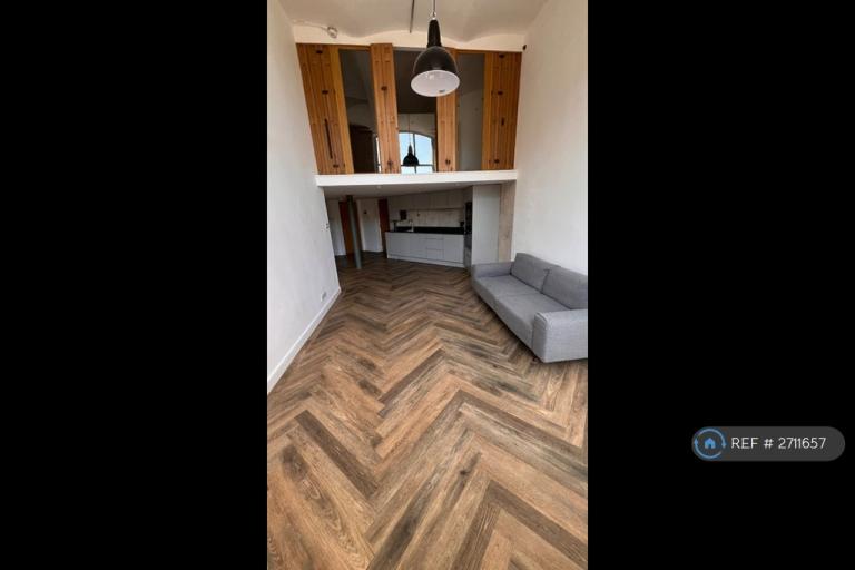 2 bedroom flat in Clarence Mill, Bollington, SK10 (2 bed) (#2711657)